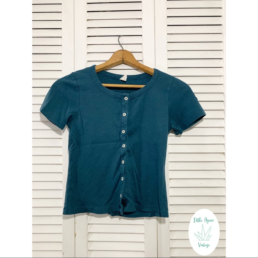 Womens Short Sleeve Skinny Button Tee